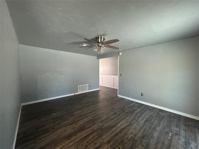 Building Photo - 8441 NW 92nd St