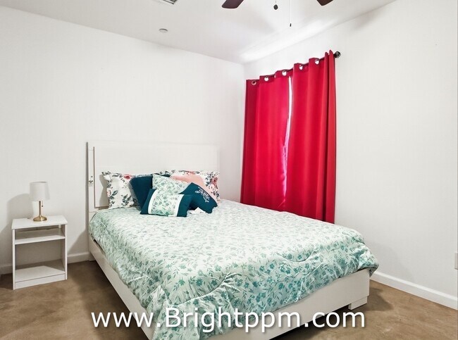 Building Photo - 13244 El Cajon Dr