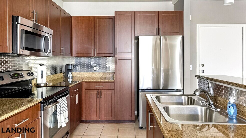 Building Photo - 15777 Quorum Dr