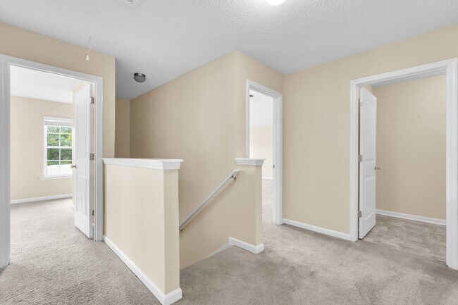 Building Photo - AVAILABLE MAY 2025 [NO PETS PREFERRED: x1 ...