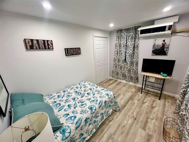 Building Photo - 126 W Main St