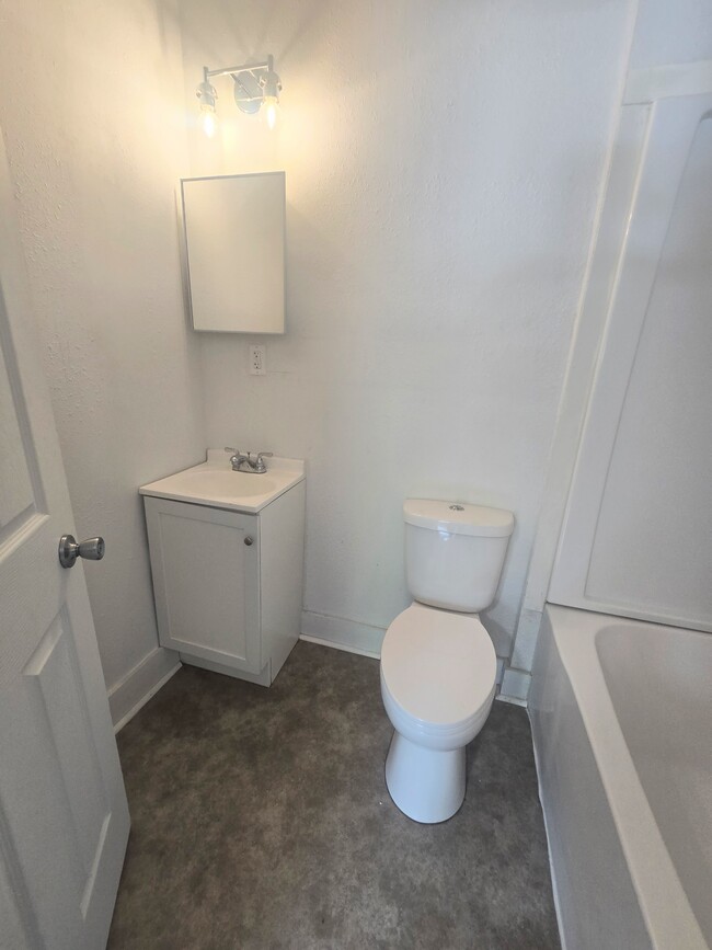 Building Photo - 542 N Scott St