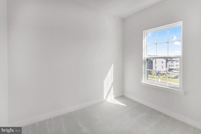 Building Photo - 14024 Sunrise Valley Dr