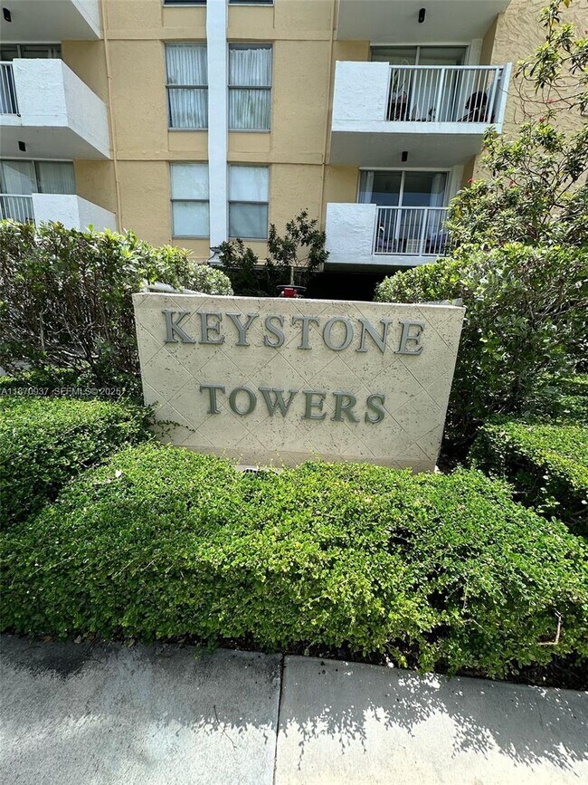 Building Photo - 2020 NE 135th St