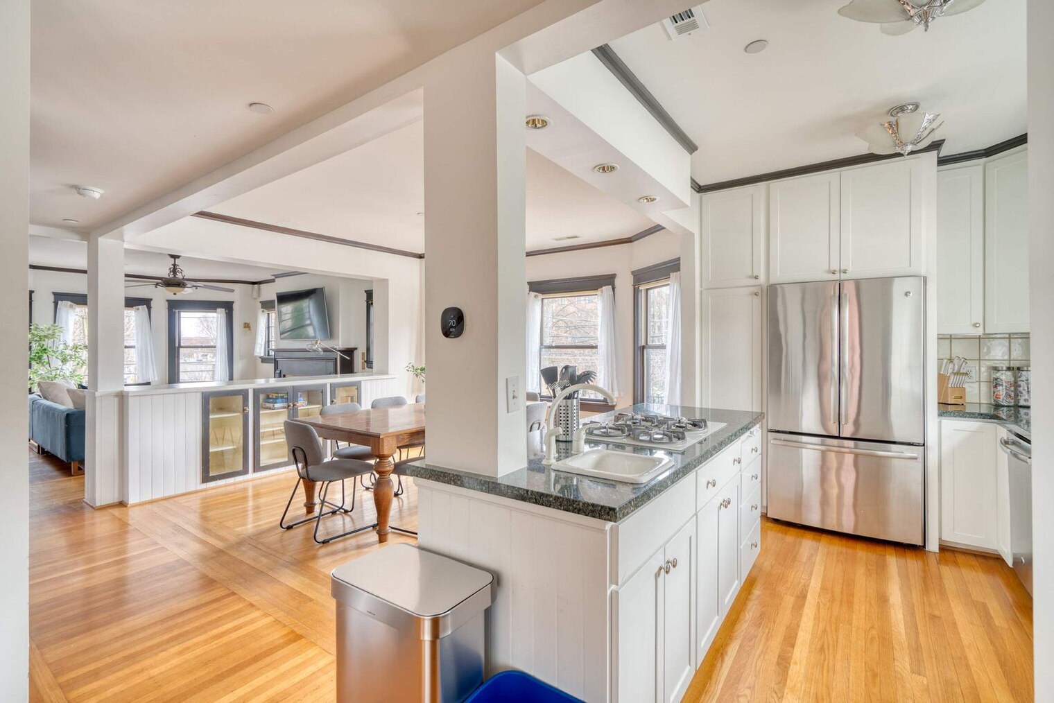 Building Photo - 2104 NW Everett St