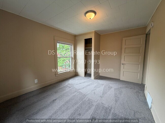Building Photo - 819 Eureka St
