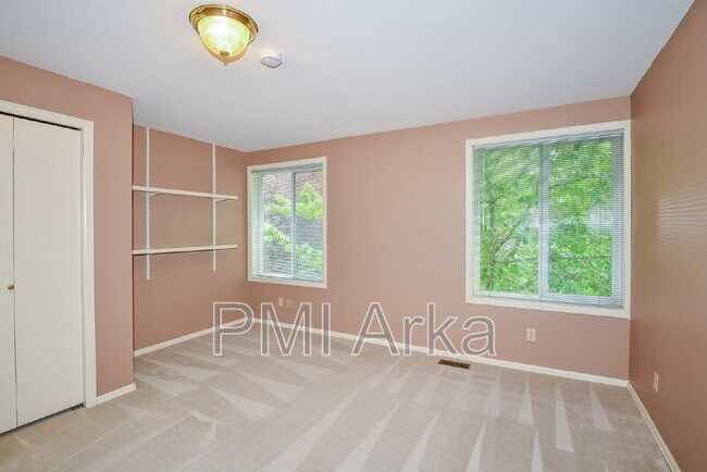 Building Photo - 24809 SE 37th Pl
