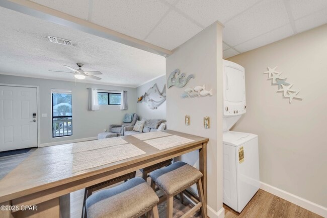 Building Photo - 6903 N Lagoon Dr