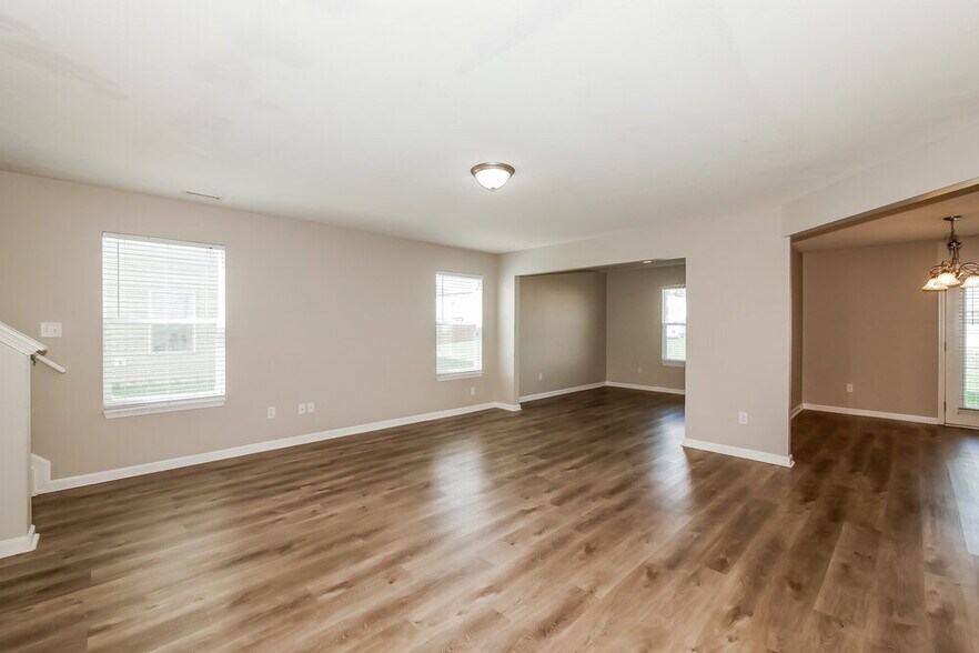 Building Photo - 8112 Grove Berry Way