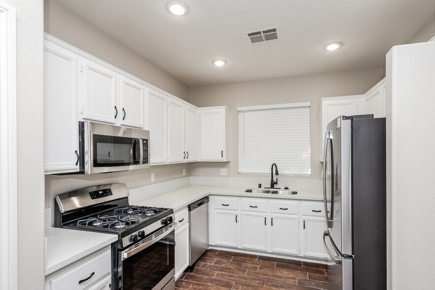 Building Photo - 1564 Stone Valley Ave