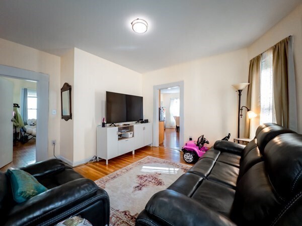 Building Photo - 18 Egleston St