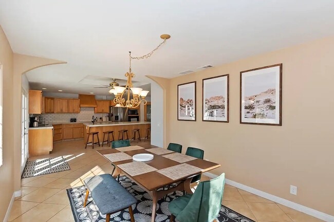 Building Photo - 58327 Bonanza Dr