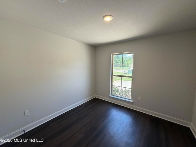 Building Photo - 464 Silver Hill Dr