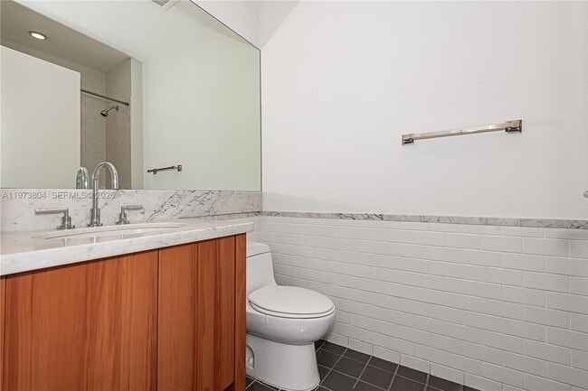 Building Photo - 6101 Aqua Ave