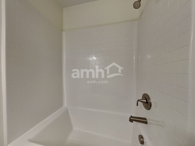 Building Photo - 2125 Laurel Vlg Cir