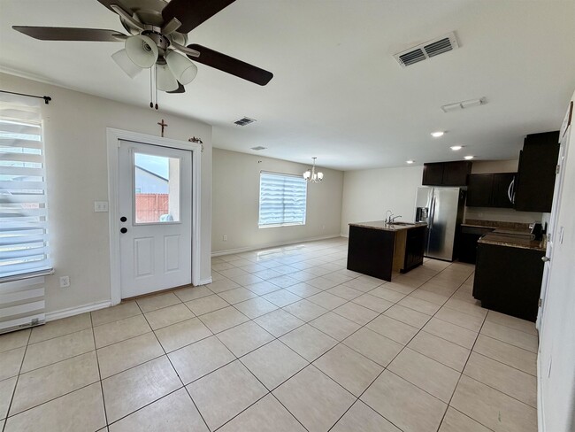Building Photo - 5414 Rincon Dr