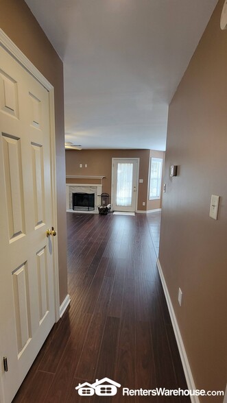 Building Photo - 1165 Amhearst Oaks Dr