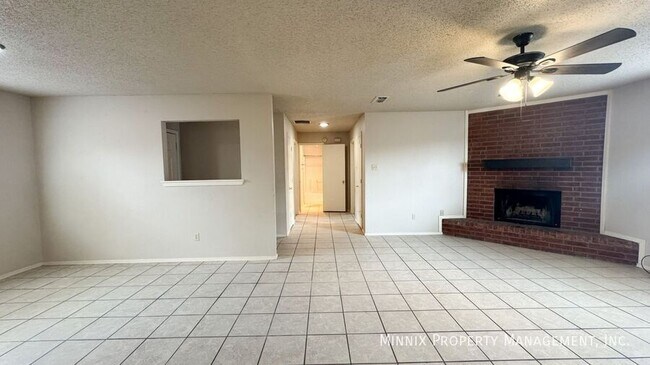 Building Photo - 2411 93rd Pl