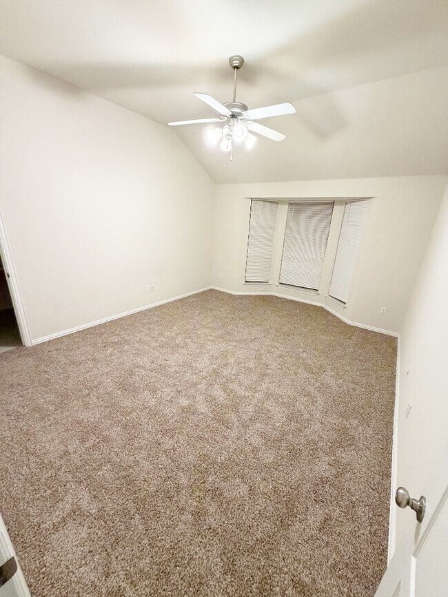 Building Photo - 536 Inwood Rd