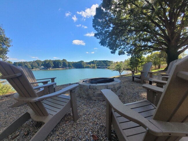 Building Photo - Brand New Luxury 2 Bed/2 Bath Condo - Wate...