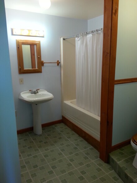 Building Photo - 2035 Dryden Rd