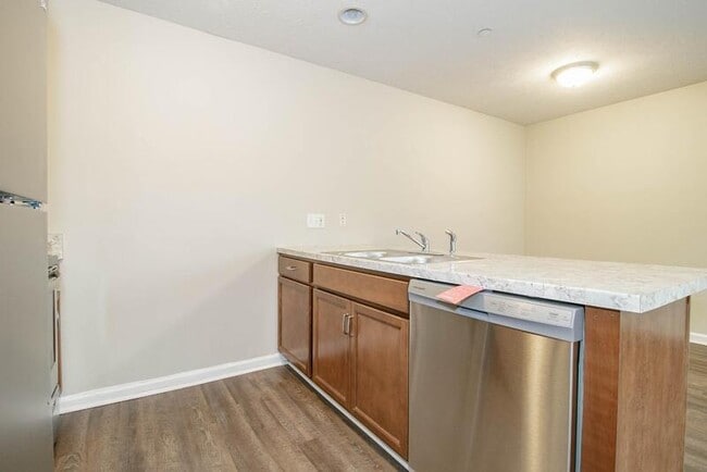 Building Photo - 1640 Golf Club Ln