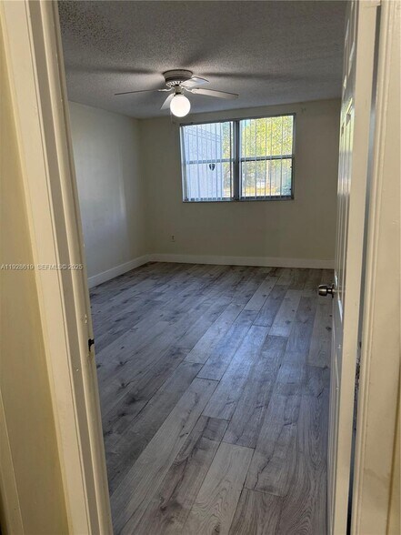 Building Photo - 8353 Lake Dr