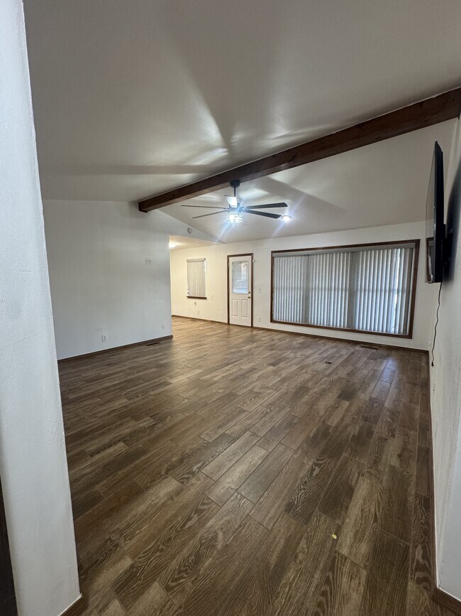 Building Photo - 1209 N Ironwood Pl