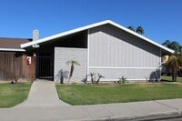 Building Photo - 1915 Hasti Acres Dr