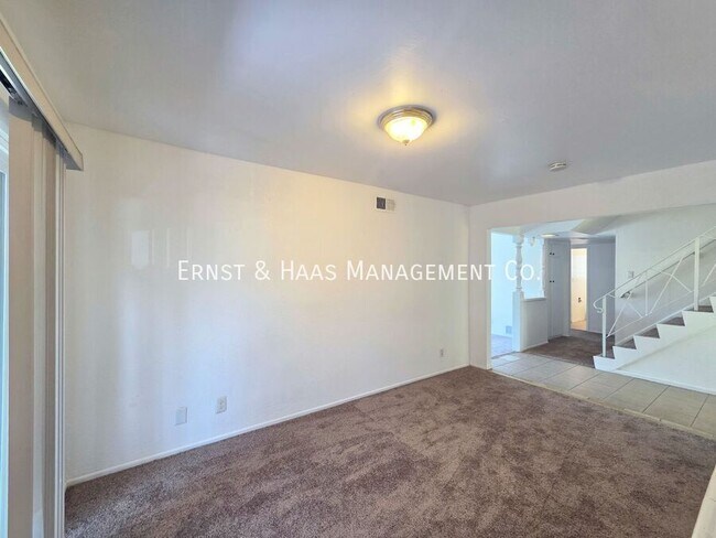Building Photo - 873 E Turmont St