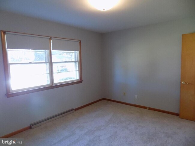 Building Photo - 1413 Cherokee Ln