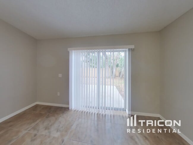 Building Photo - 30320 Birdhouse Dr