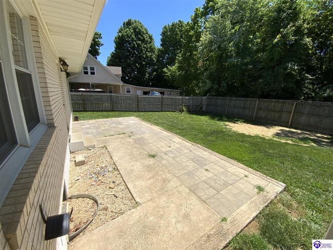 Building Photo - 408 W Crocus Dr