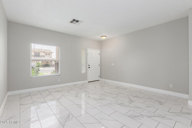 Building Photo - 3704 E Wyatt Way
