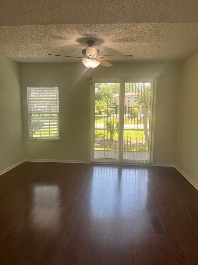 Building Photo - 4000 Grande Vista Blvd
