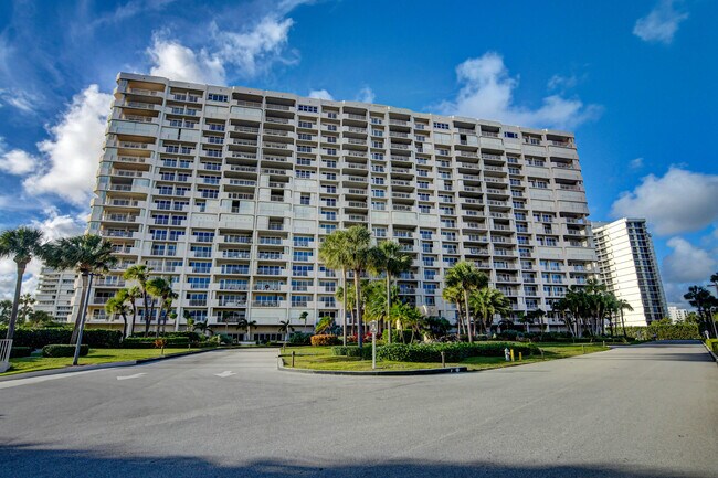 Building Photo - 4301 N Ocean Blvd