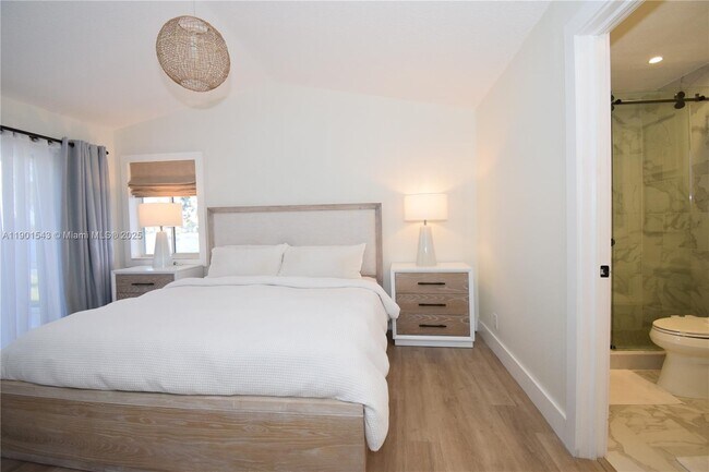 Building Photo - 794 San Remo Dr