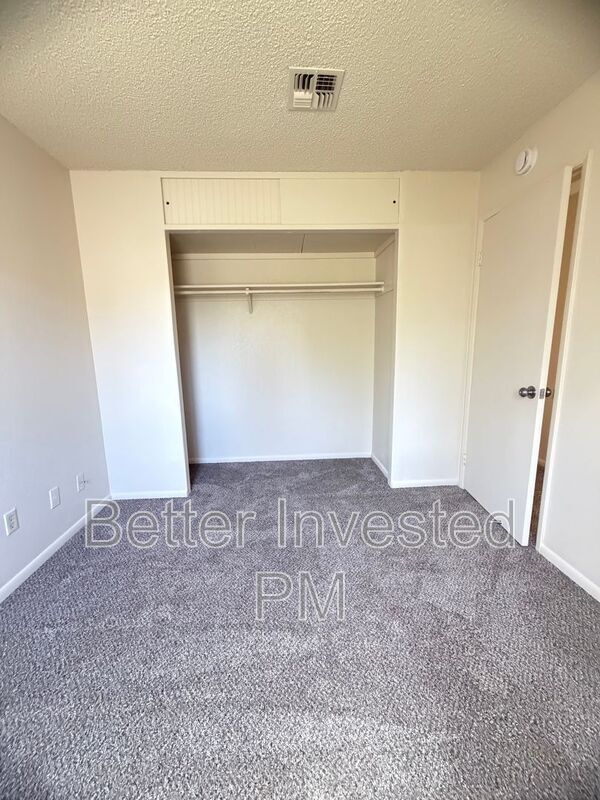Building Photo - 2808 Tachevah Dr