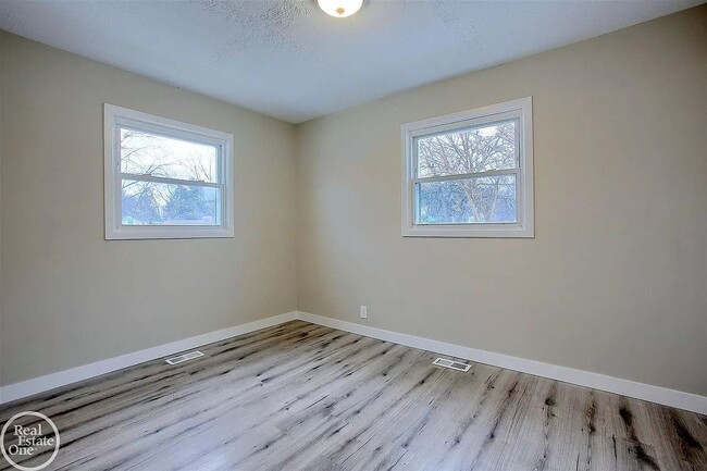 Building Photo - 47705 Roland St