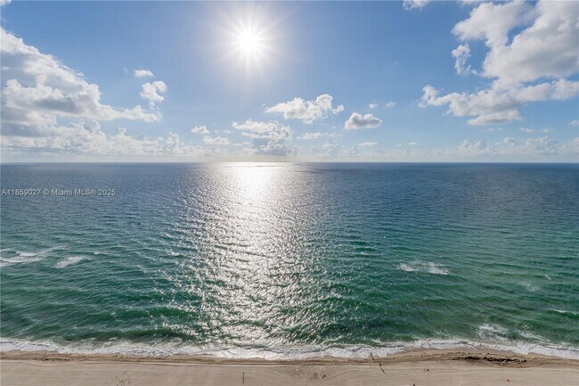 Building Photo - 17901 Collins Ave