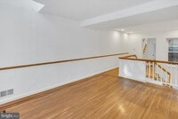 Building Photo - 805 S Charles St