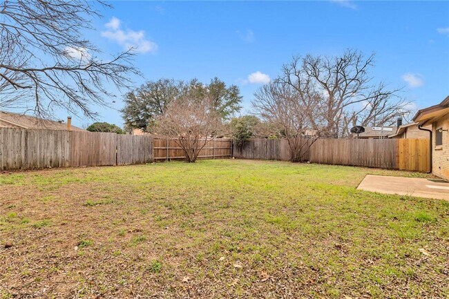 Building Photo - Nice 3 Bedroom, 2 Full Bath Home Located in SW Ft. Worth!