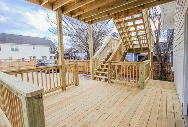 Building Photo - 2 Bed Apartment in Highland Park! Laundry ...