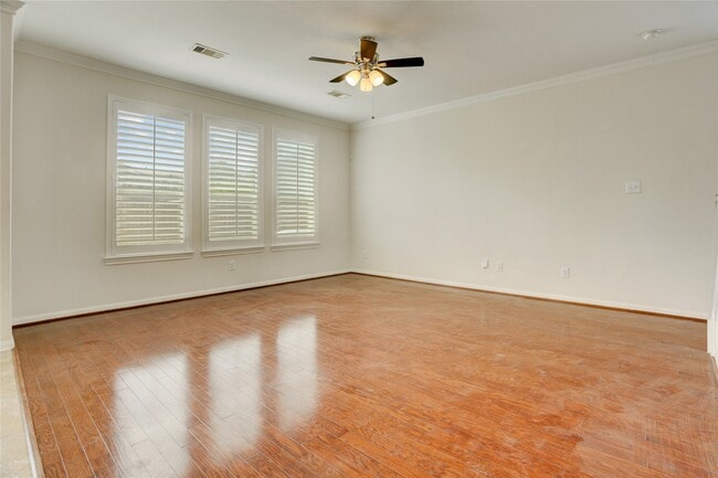 Building Photo - 10046 Hillside Bayou Dr