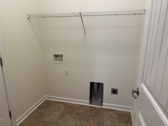 Building Photo - 20 Wesleyan Dr