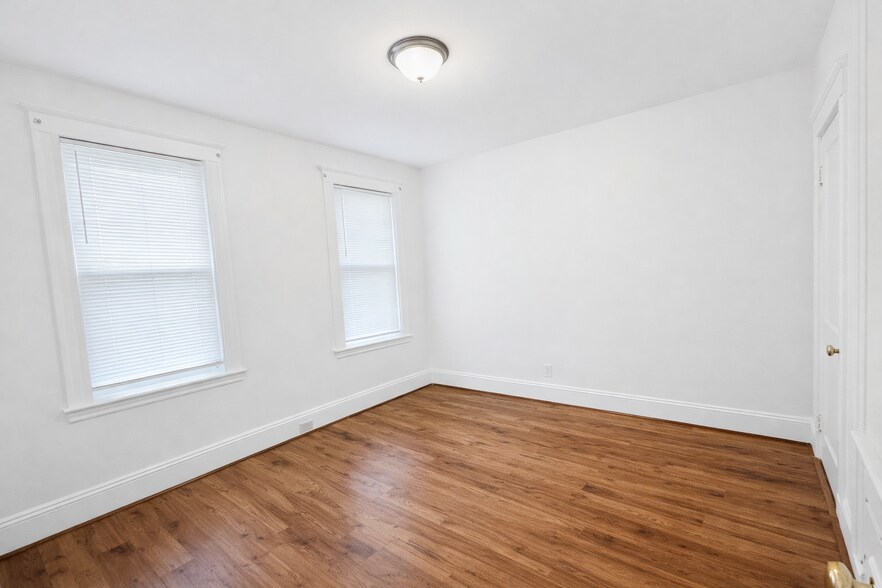 Building Photo - 3 Granville St