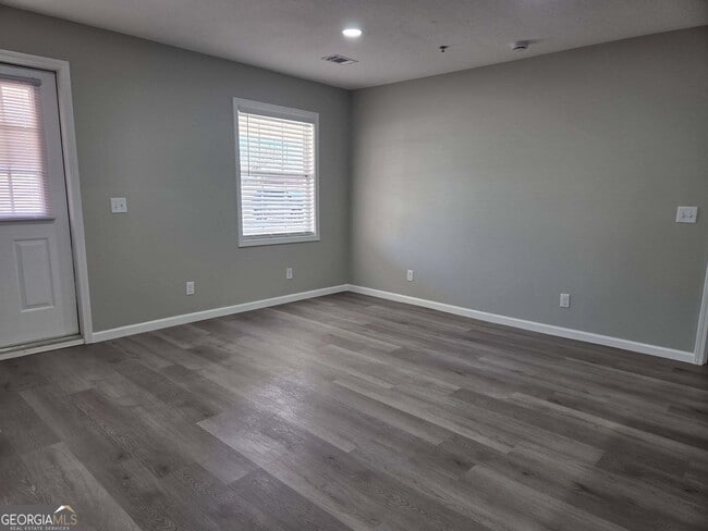 Building Photo - 311 Jerriel St