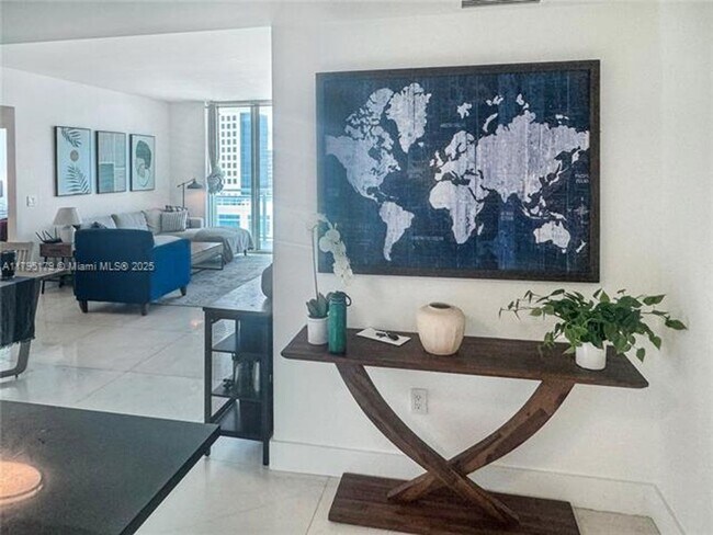 Building Photo - 950 Brickell Bay Dr