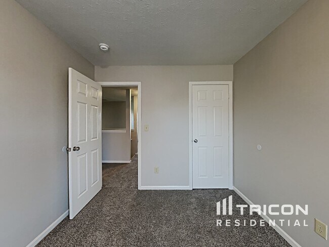 Building Photo - 114 Thistle Wood Dr