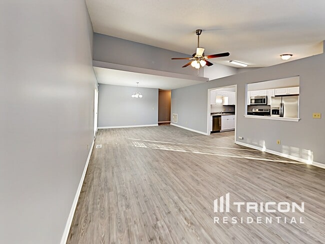 Building Photo - 305 Trowbridge Rd